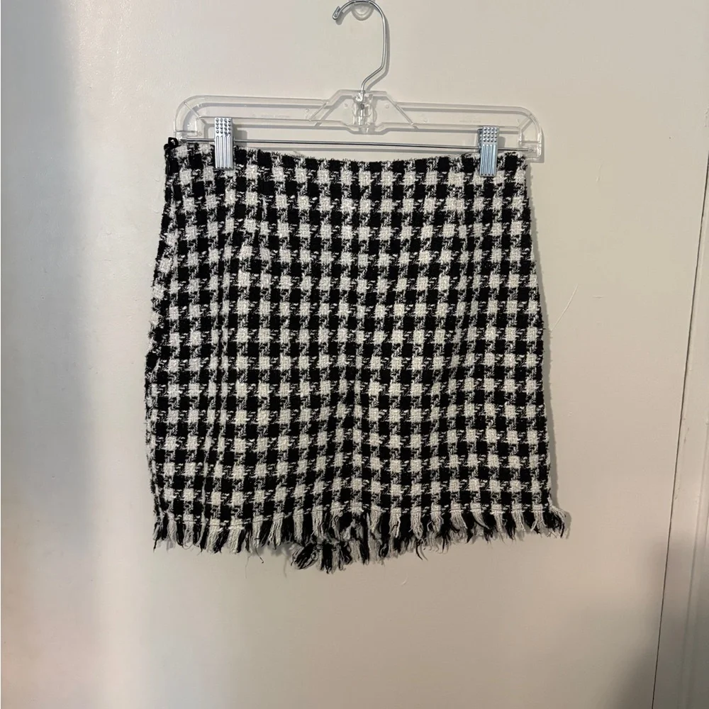 Pink Lily Black and White Houndstooth Mini Skirt - Picture 2 of 5